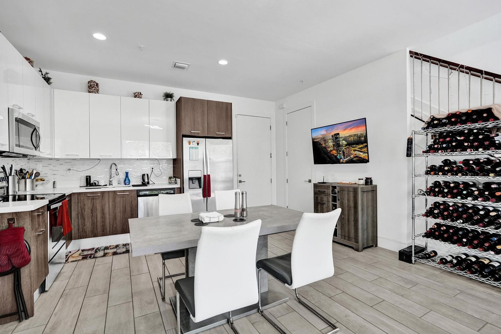 480 NE 35th Court 2 — photo 4