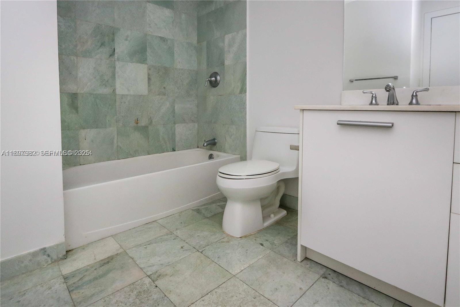 1050 Brickell Avenue 414, Miami, FL 33131 photo 15