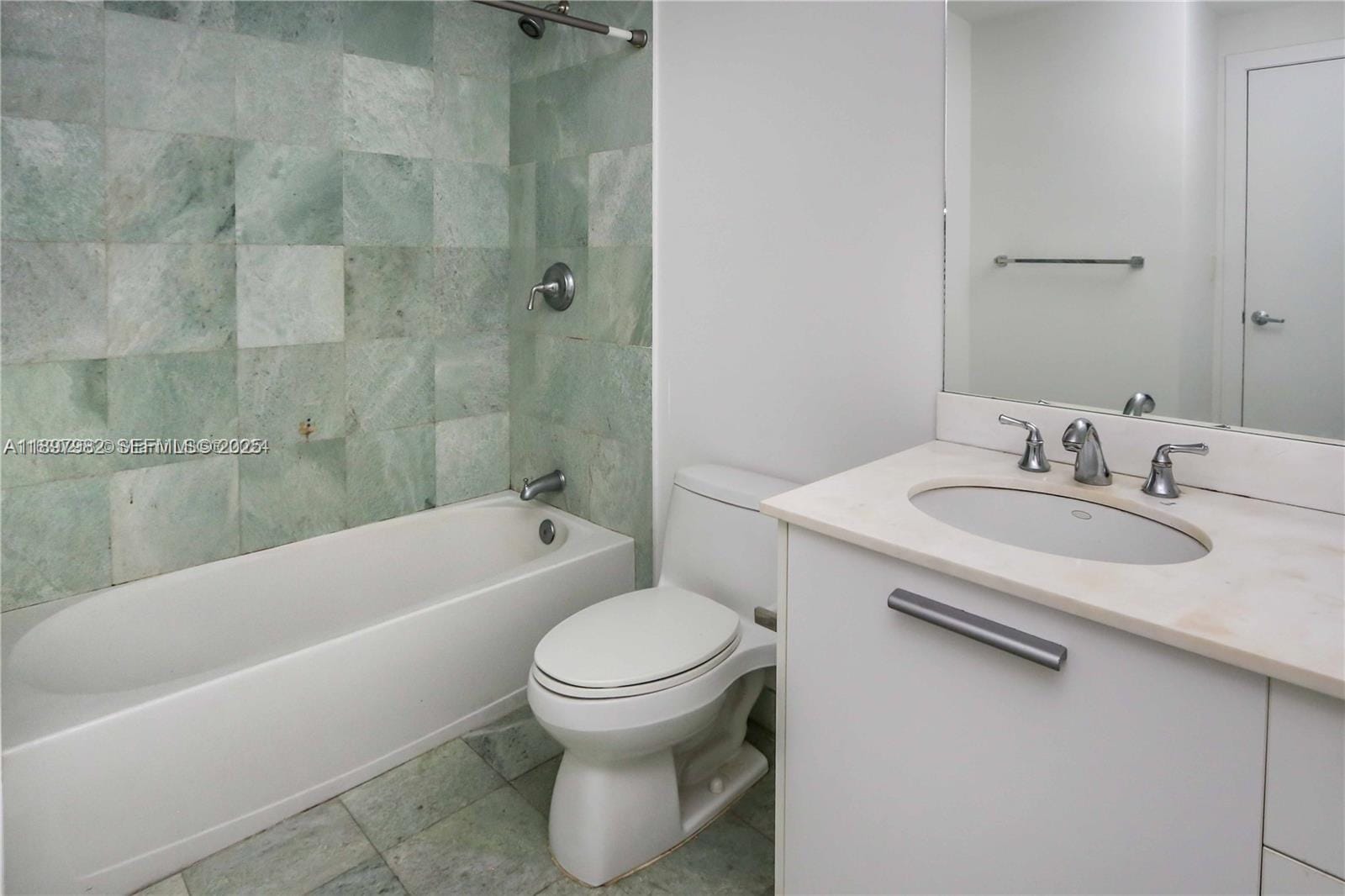1050 Brickell Avenue 414, Miami, FL 33131 photo 16
