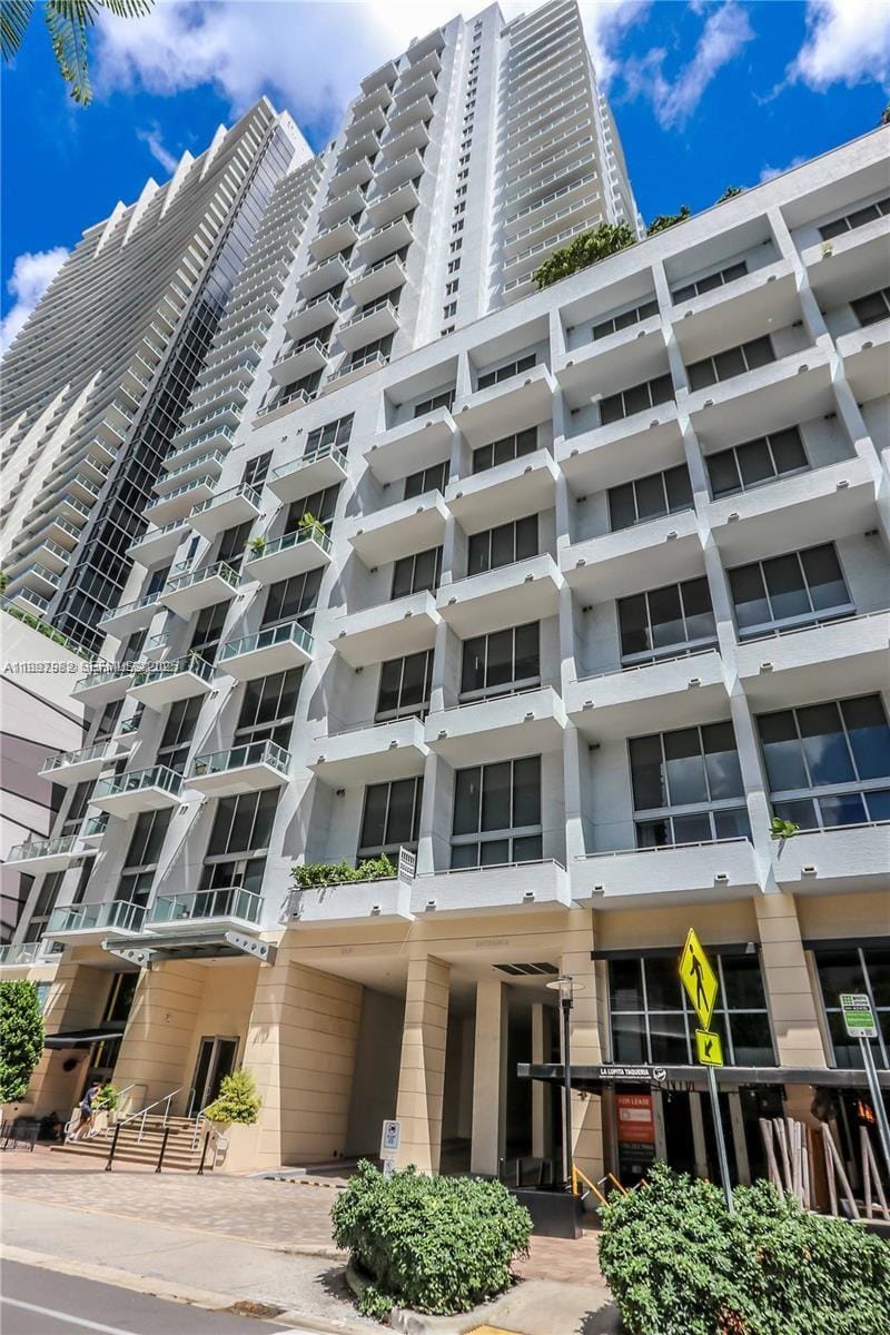 1050 Brickell Avenue 414, Miami, FL 33131 photo 28