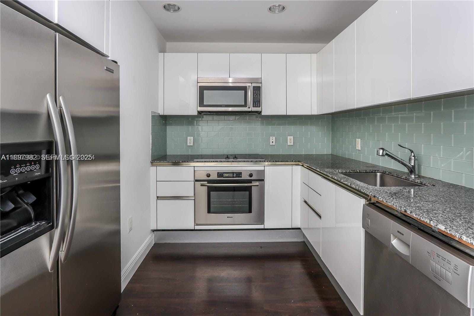 1050 Brickell Avenue 414, Miami, FL 33131 photo 8