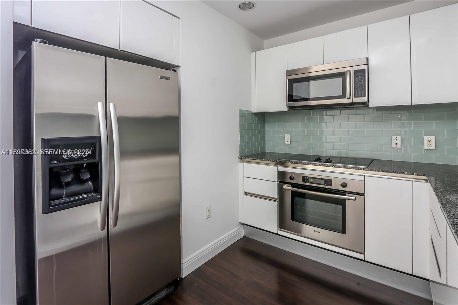 1050 Brickell Avenue 414, Miami, FL 33131 photo 9