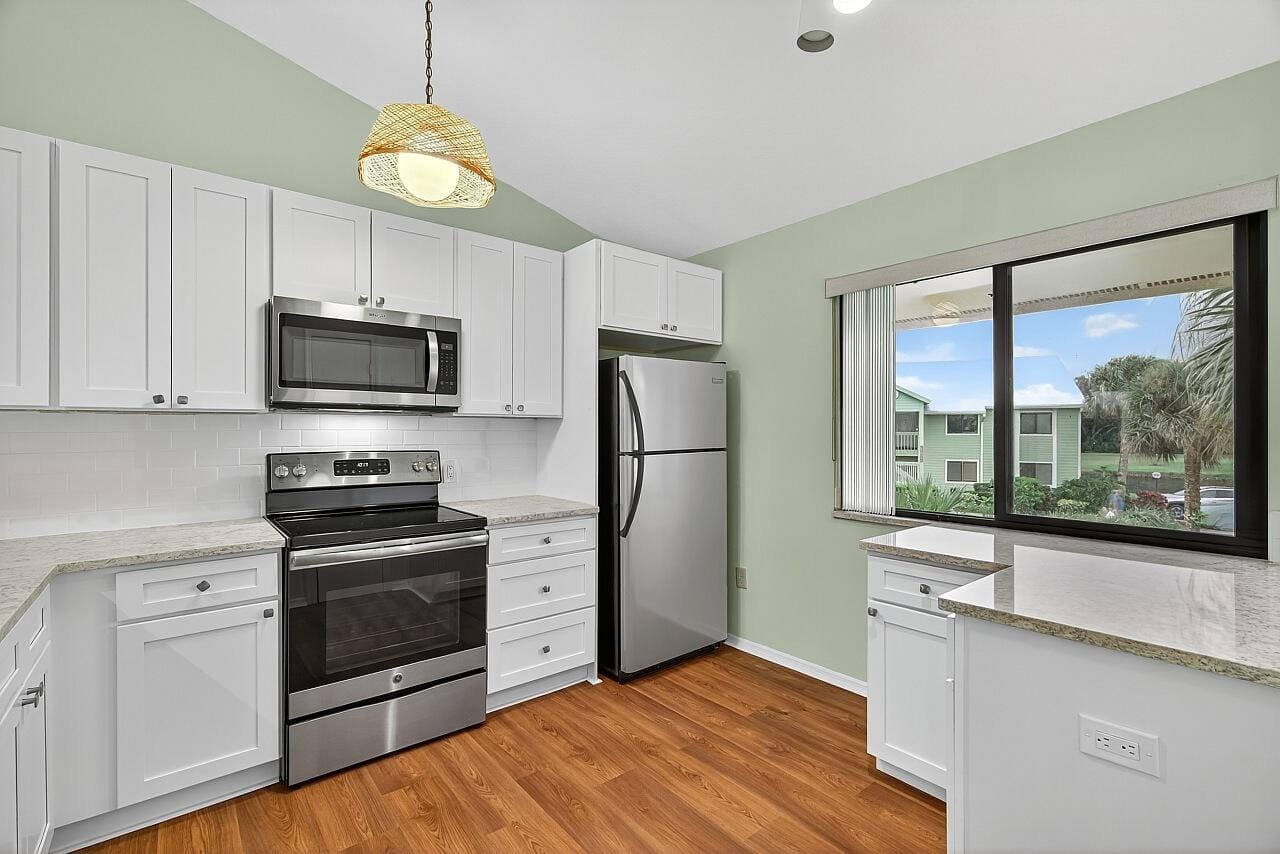 5720 Pelican Pointe Drive 3 — photo 11