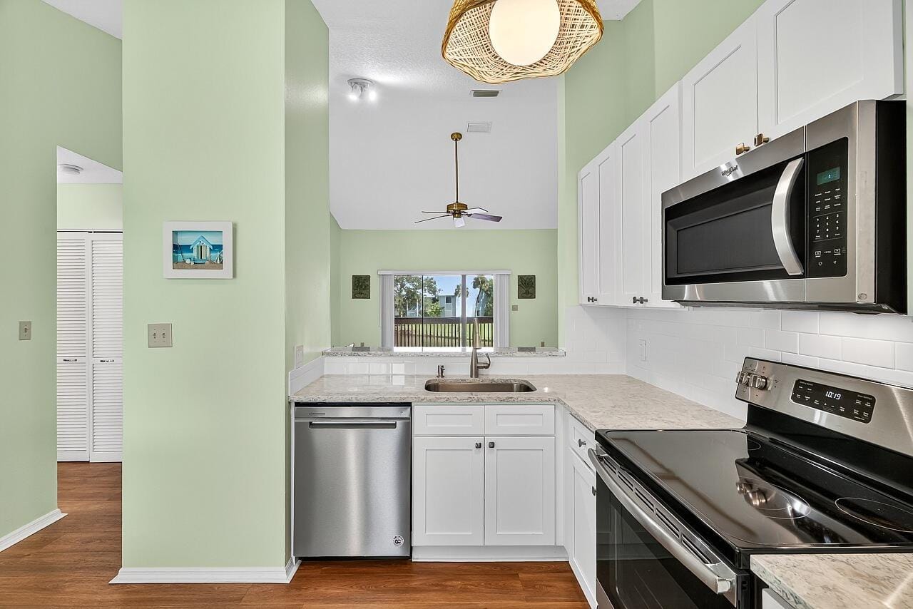 5720 Pelican Pointe Drive 3 — photo 8
