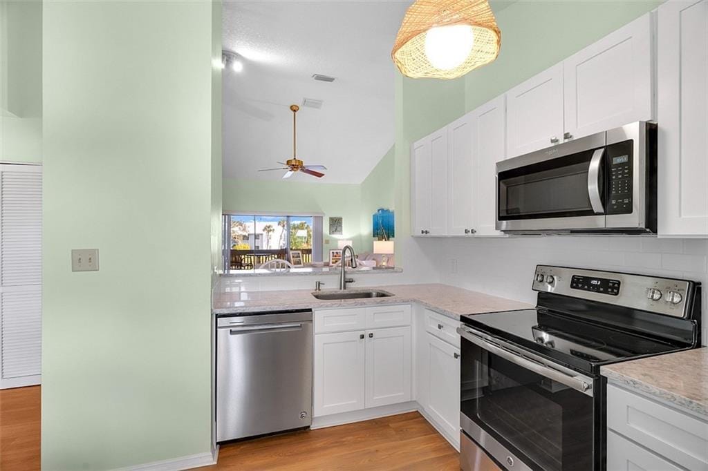5720 Pelican Pointe Drive 3 — photo 9