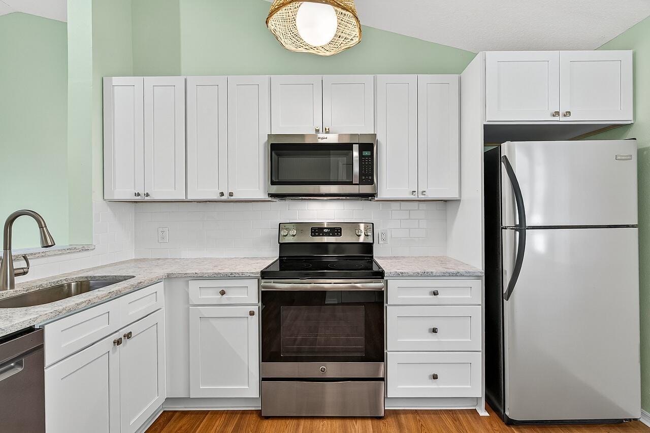 5720 Pelican Pointe Drive 3 — photo 10