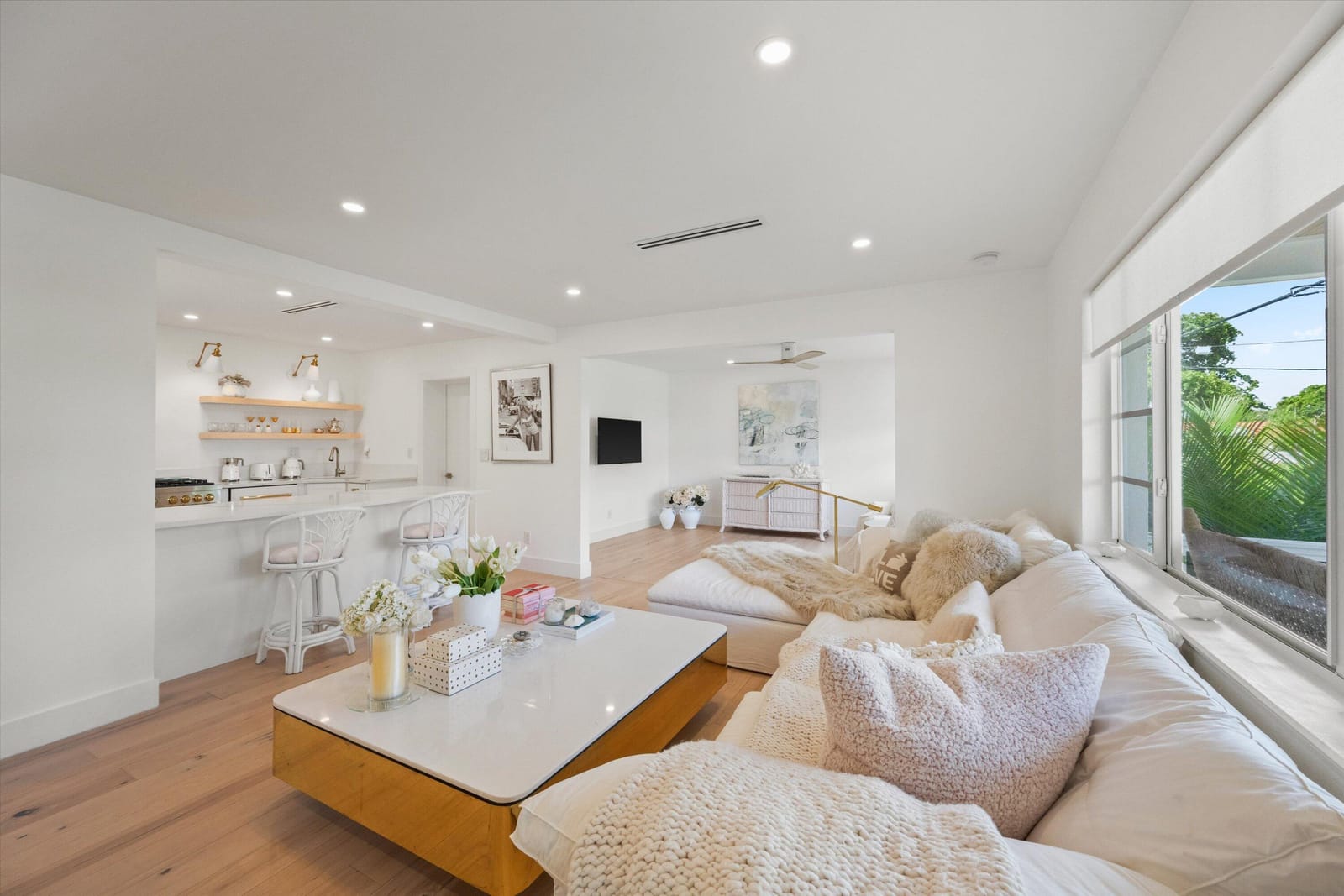 1131 N Ocean Breeze — photo 11