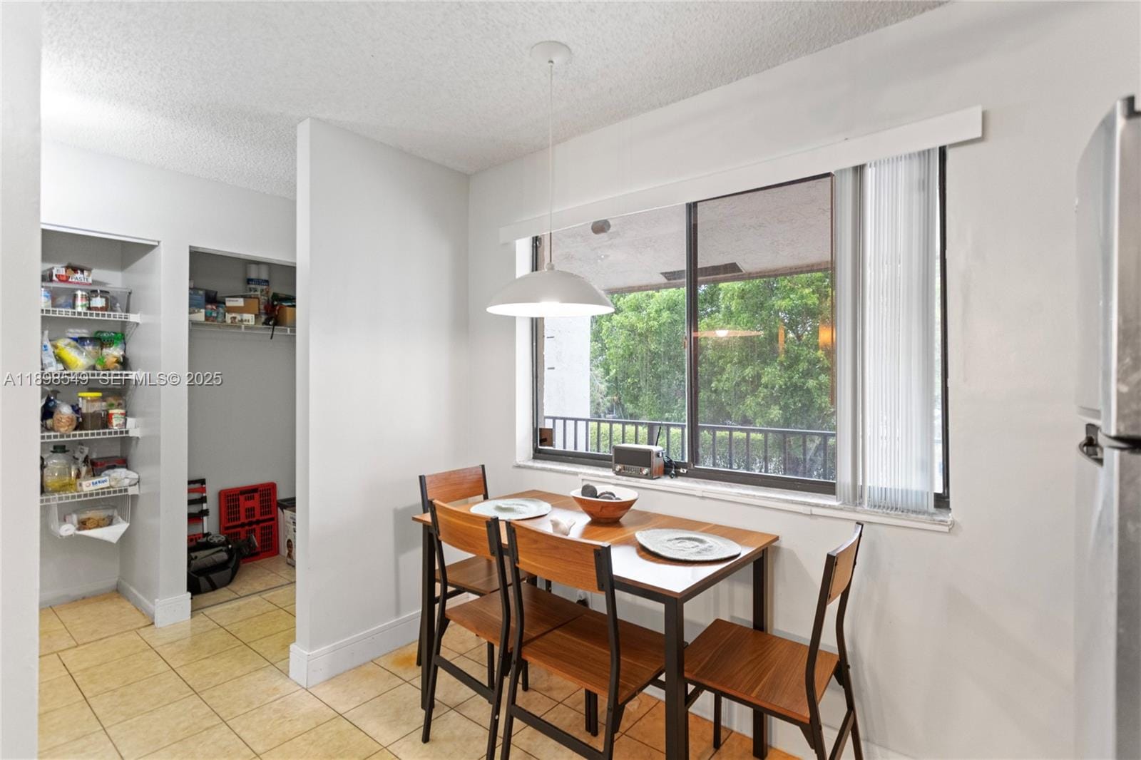 176 W Laurel Drive 1106 — photo 7