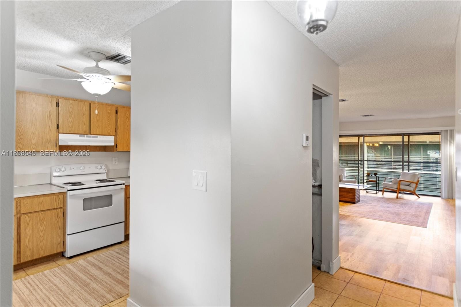 176 W Laurel Drive 1106 — photo 9