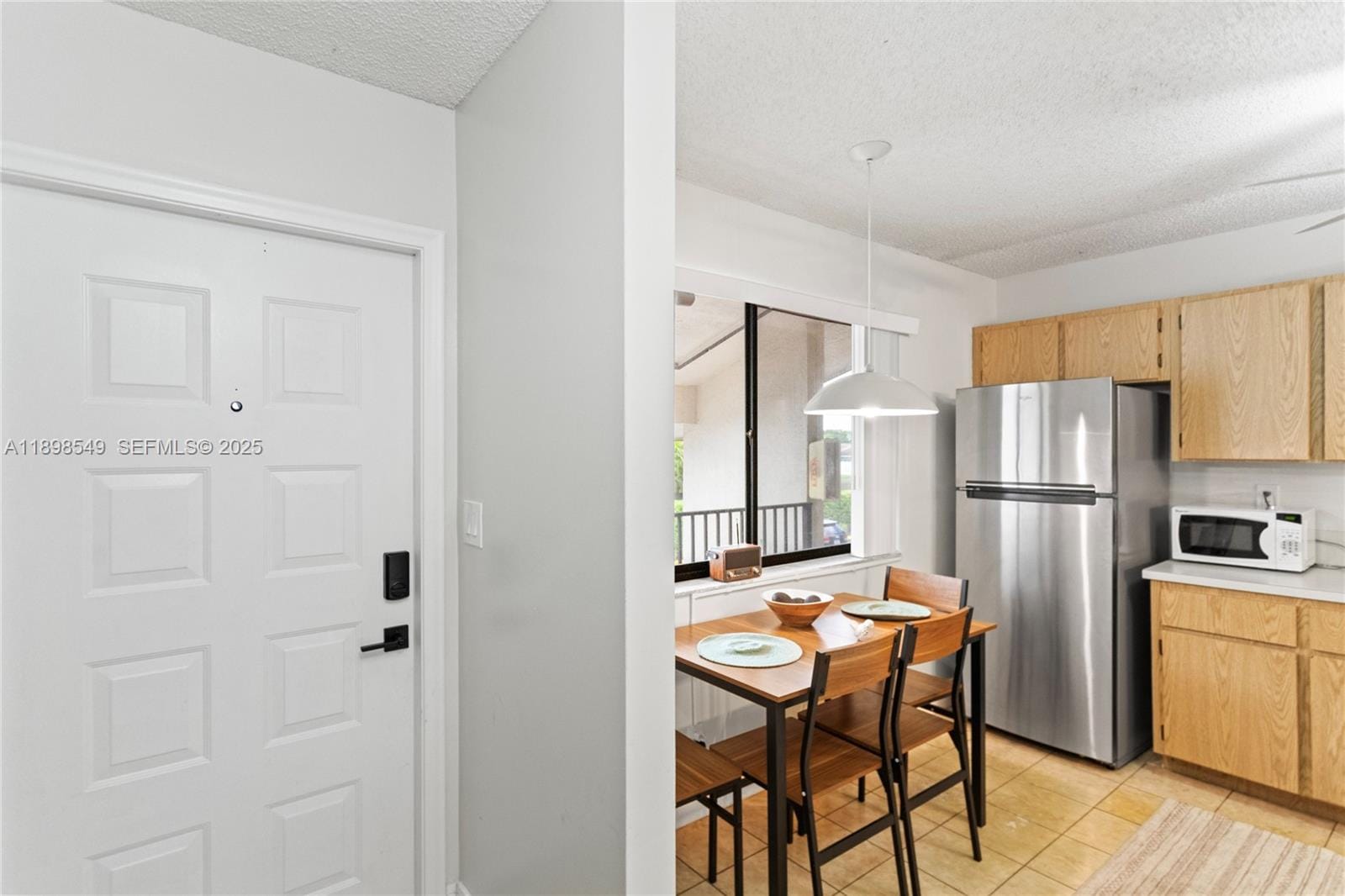 176 W Laurel Drive 1106 — photo 11