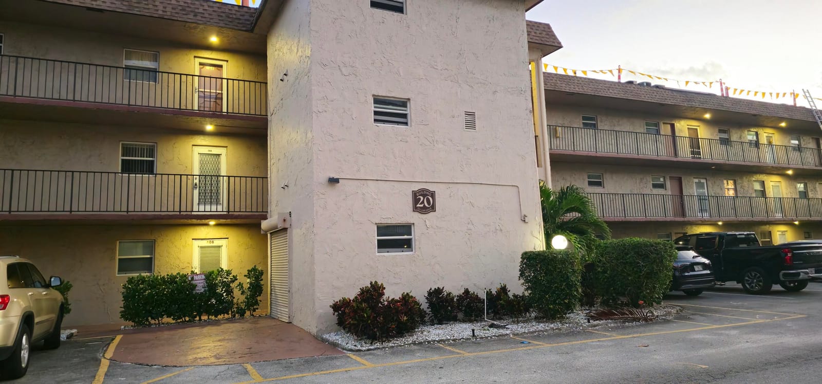 721 Lori Dr 105 — photo 1