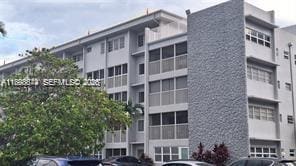215 SE 3rd Avenue 107A, Hallandale Beach, FL 33009
