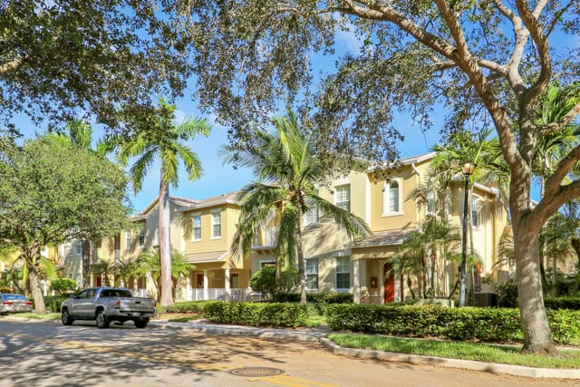 121 Seagrape Drive 102, Jupiter, FL 33458