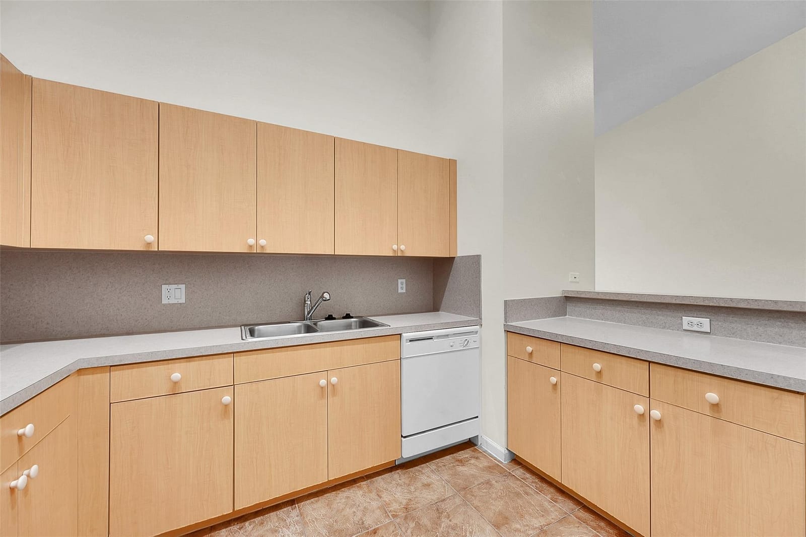 9815 Galleon Drive — photo 5