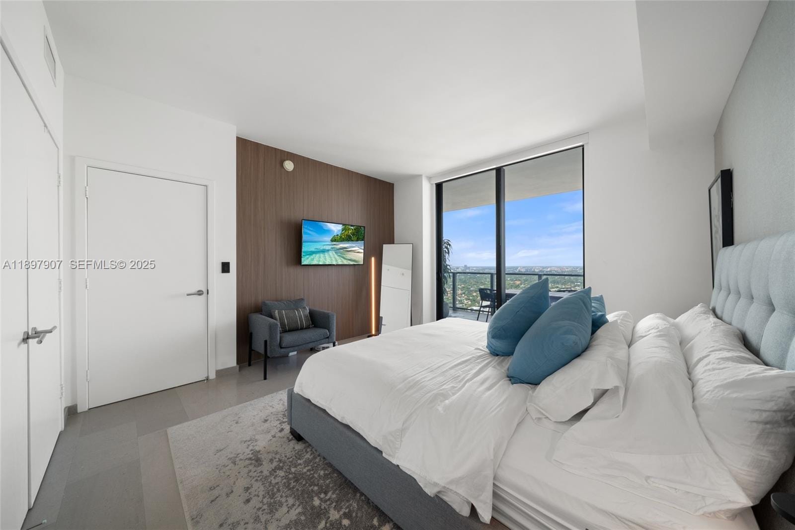 88 SW 7th Street 3910, Miami, FL 33130 photo 26