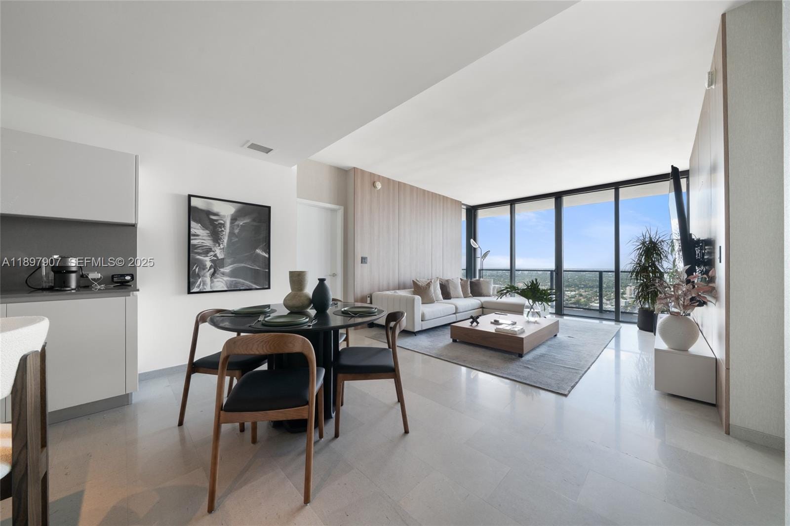 88 SW 7th Street 3910 — photo 9