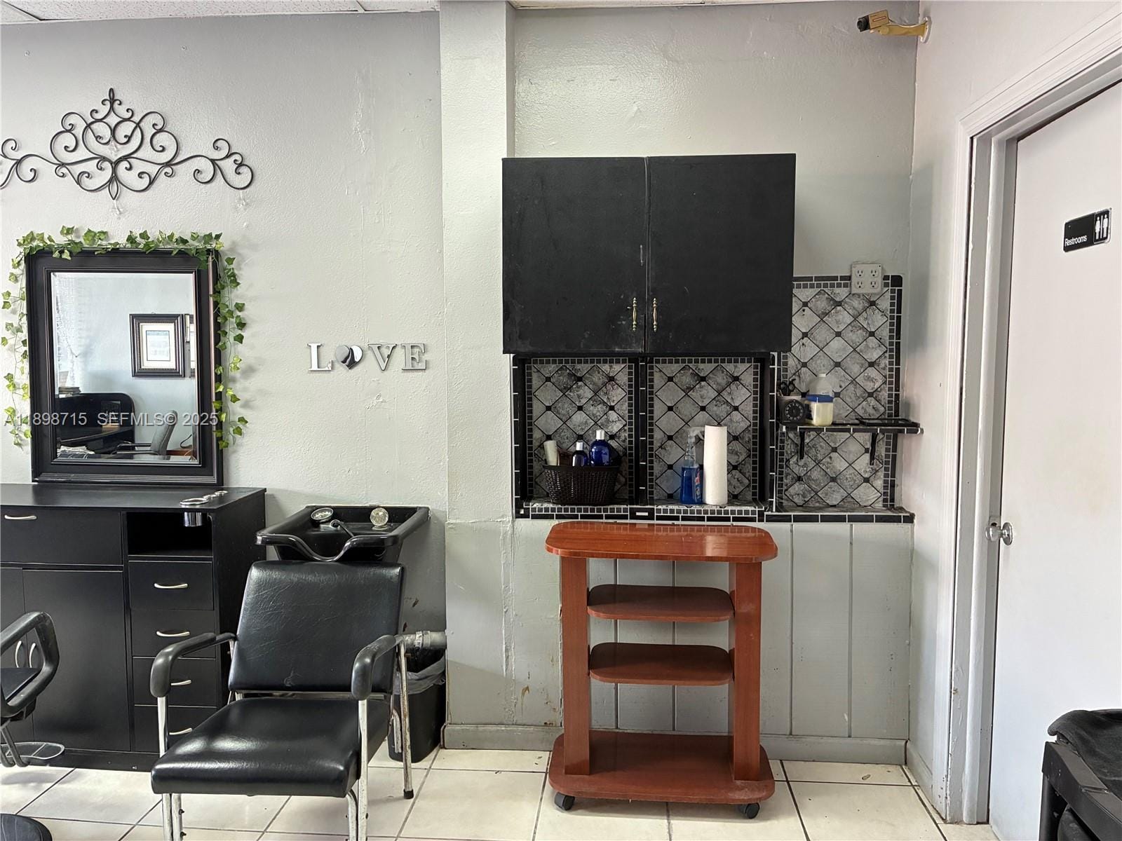 1 S Krome Avenue — photo 7