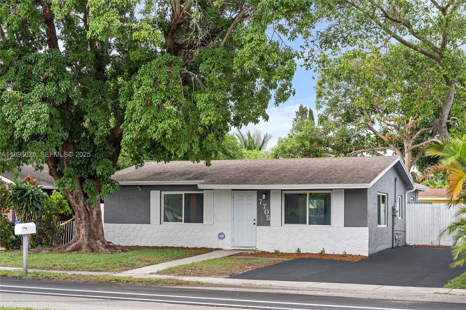 7705 Kimberly Boulevard, North Lauderdale, FL 33068 photo 16