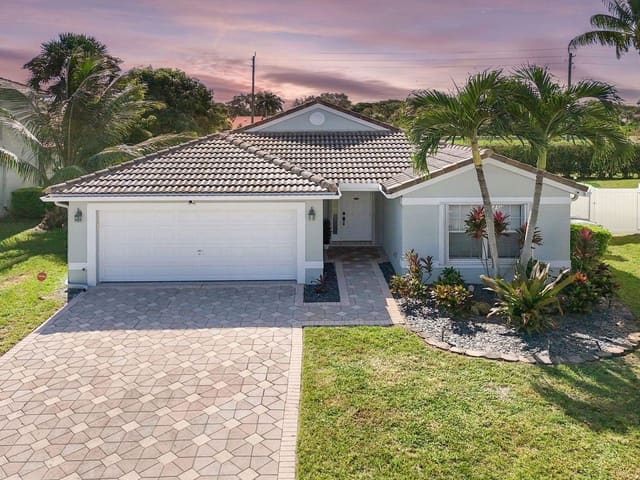 8260 Palm Gate Drive, Boynton Beach, FL 33436