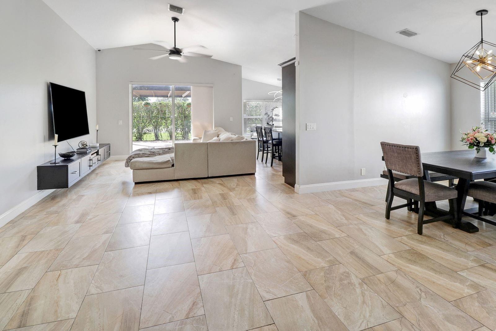 8260 Palm Gate Drive — photo 4