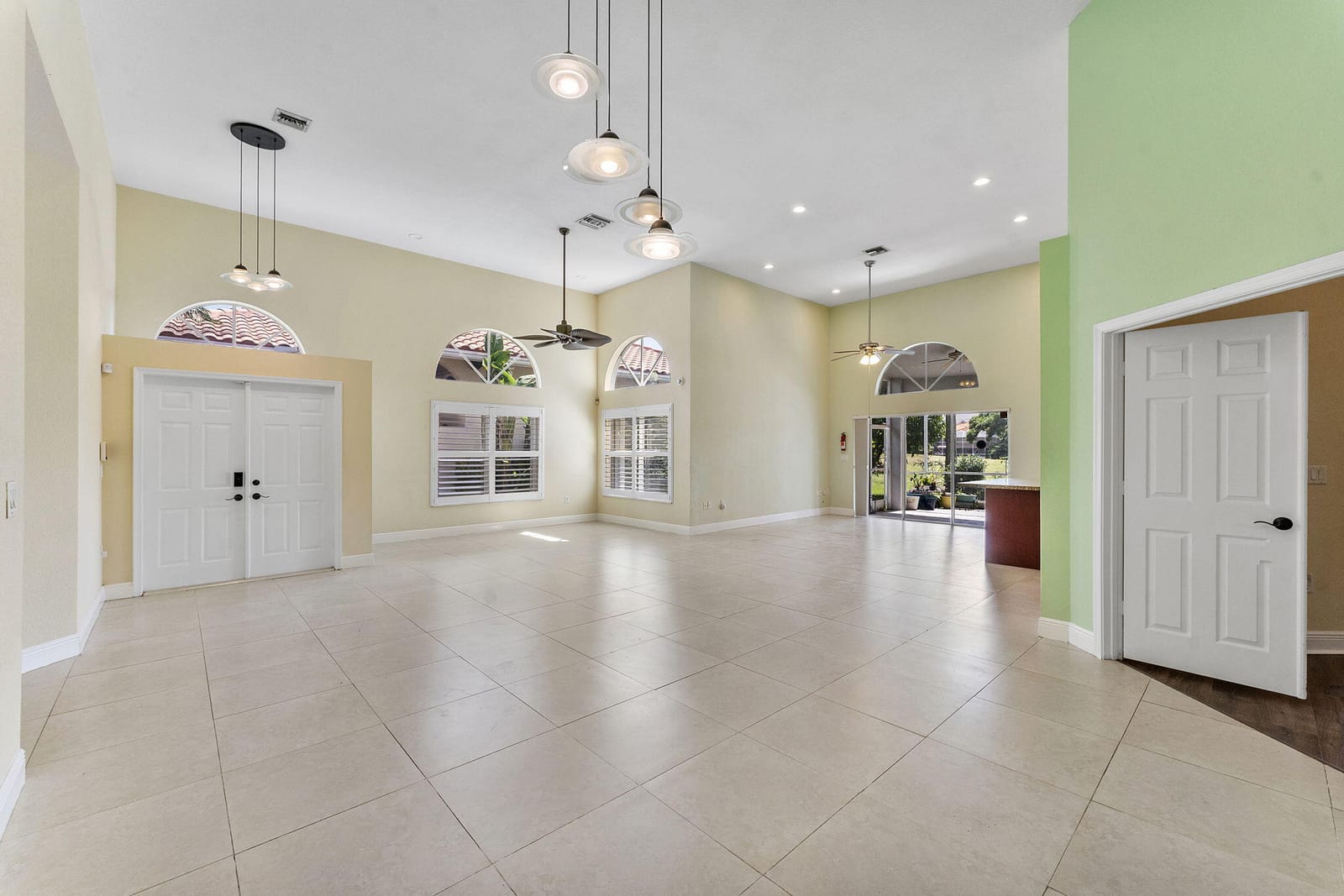 7793 Highlands Cir — photo 8