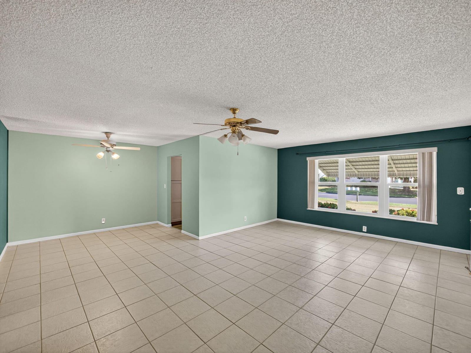 111 Lakes End Drive B — photo 3