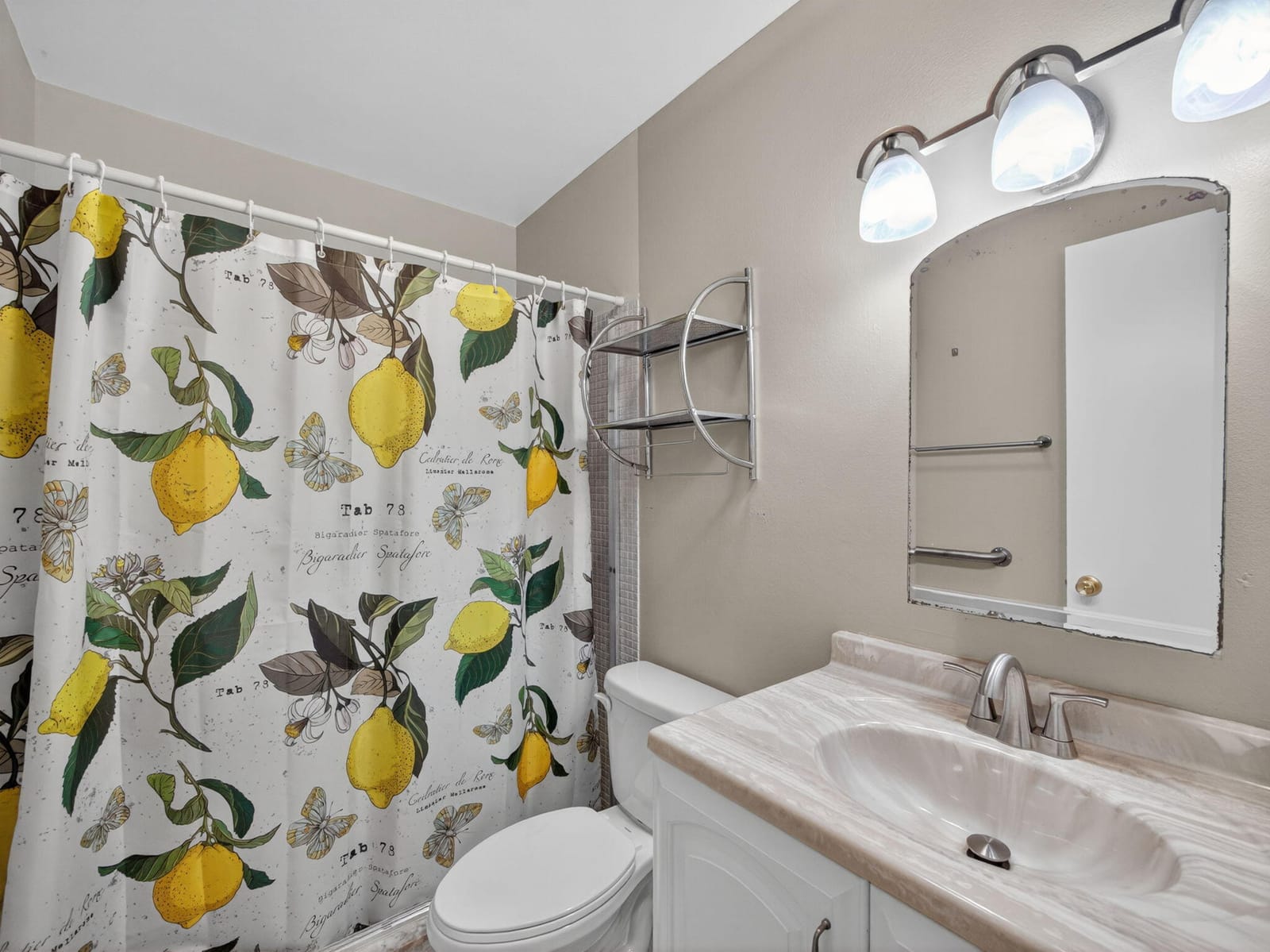 111 Lakes End Drive B — photo 10