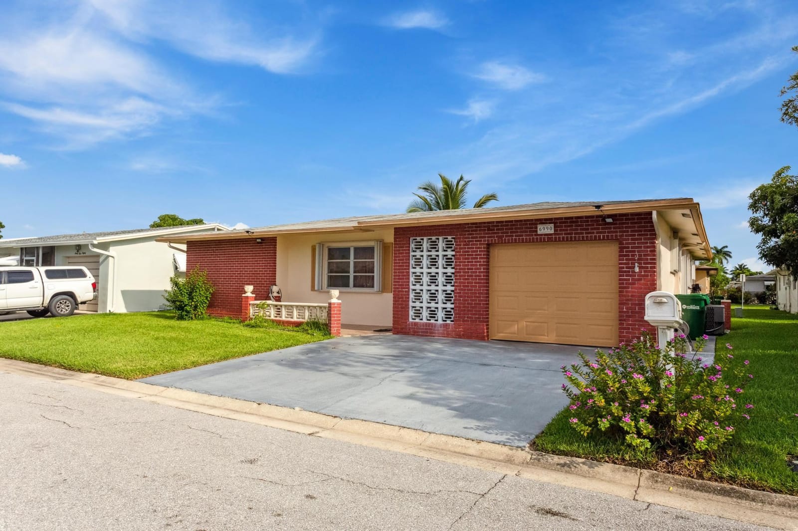 6990 NW 12th Street, Margate, FL 33063