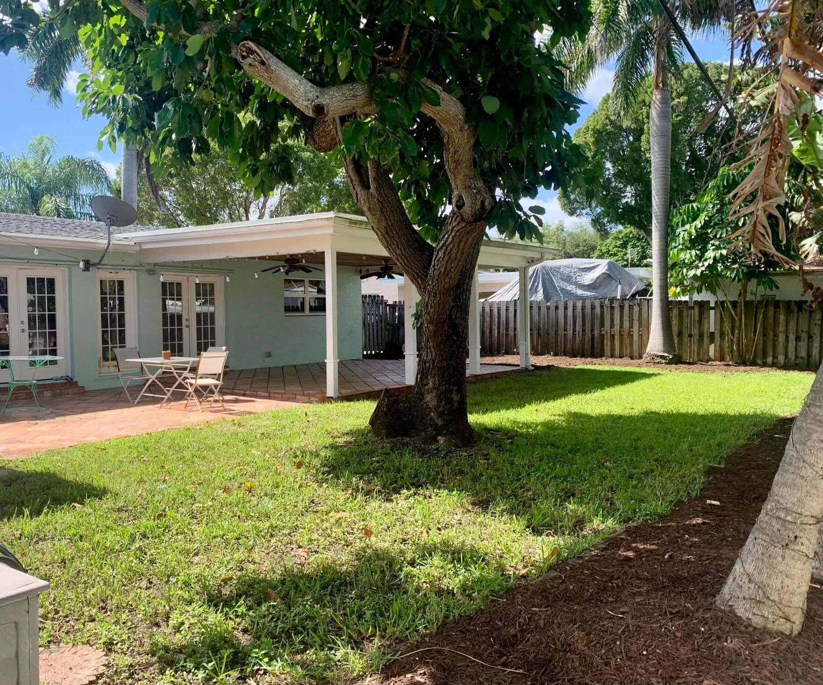 1423 Crest Drive, Lake Worth, FL 33461 photo 8