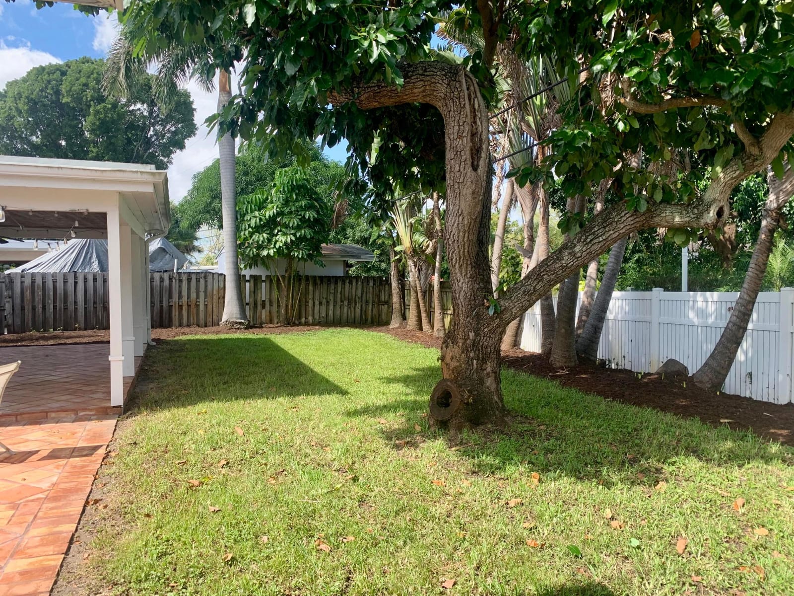 1423 Crest Drive, Lake Worth, FL 33461 photo 9