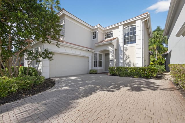 8400 Heritage Club Drive, West Palm Beach, FL 33412