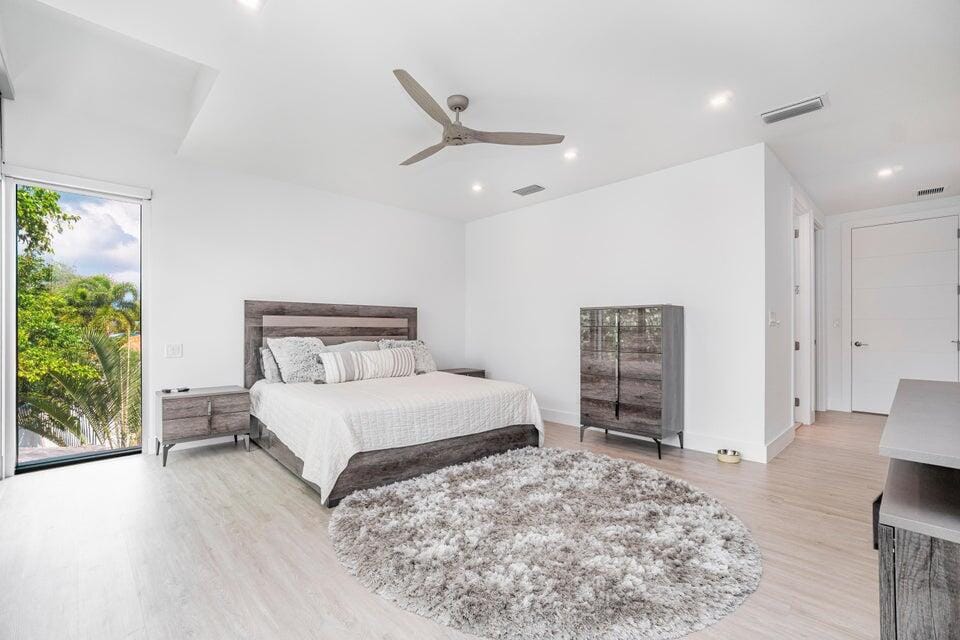 925 NE 6th Street — photo 11