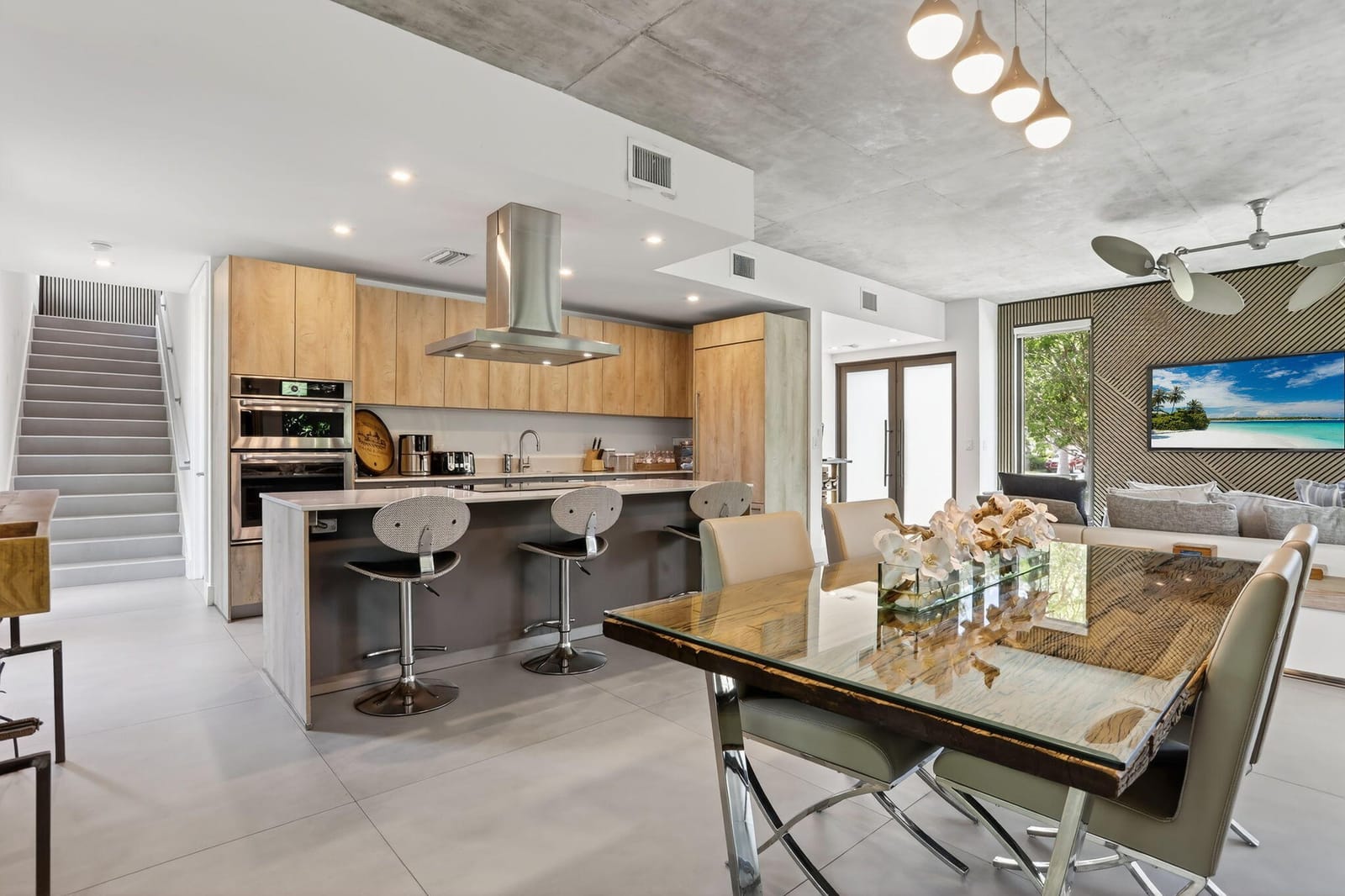 925 NE 6th Street — photo 7