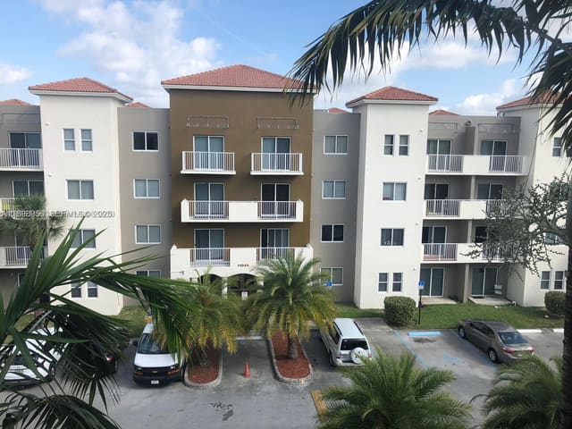 11040 SW 196th Street 211, Cutler Bay, FL 33157