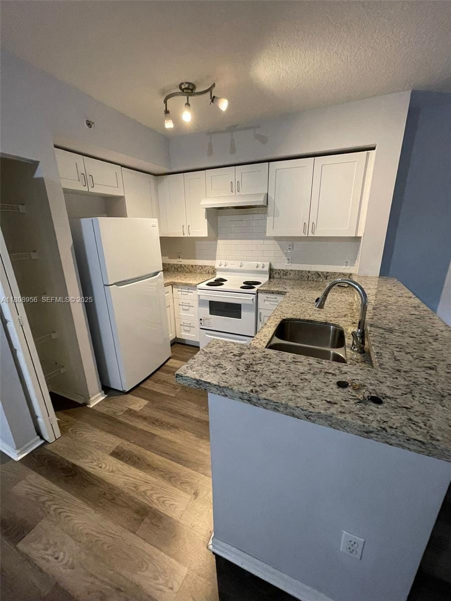 11040 SW 196th Street 211 — photo 2