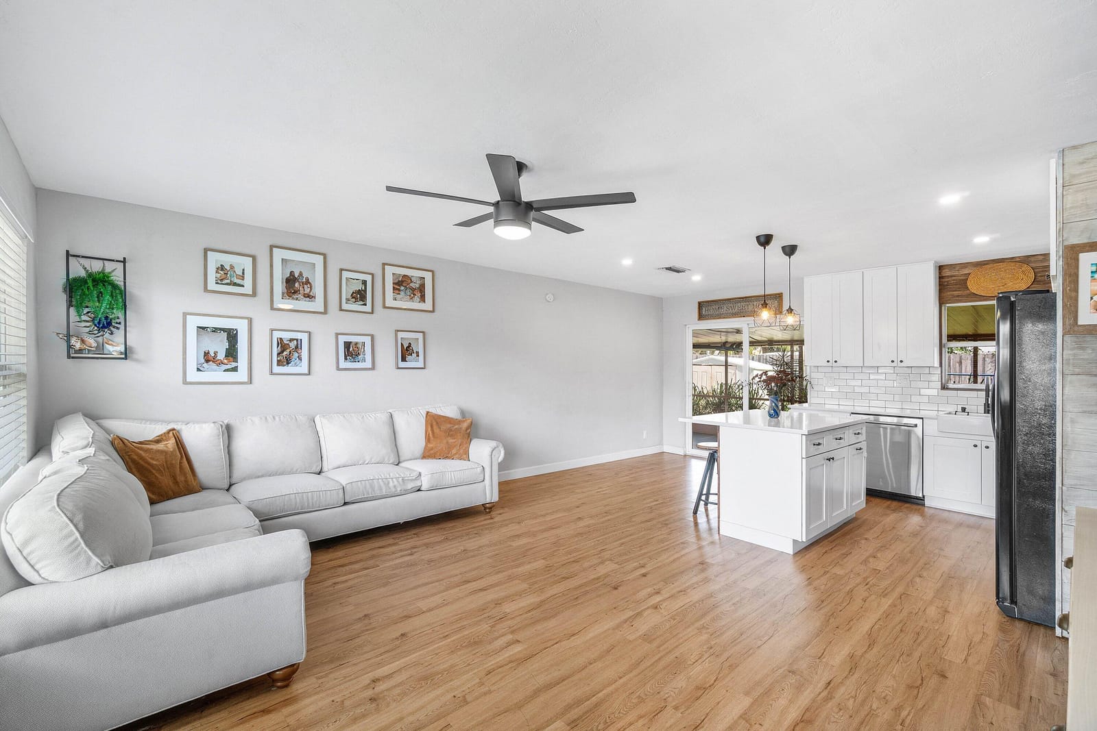 826 Small Drive, Lake Worth Beach, FL 33461 photo 3