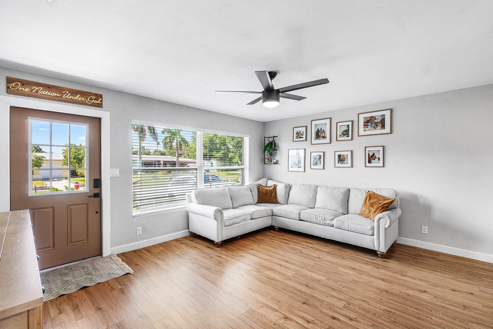 826 Small Drive, Lake Worth Beach, FL 33461 photo 4