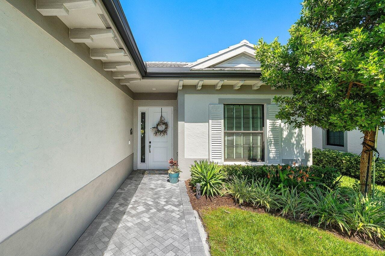 3049 Safflower Circle, West Palm Beach, FL 33401 photo 4