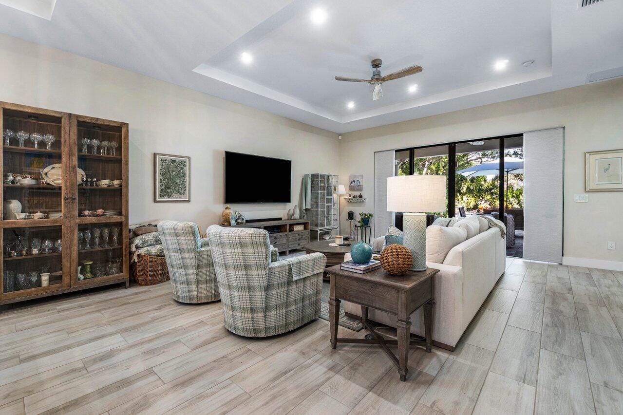 3049 Safflower Circle, West Palm Beach, FL 33401 photo 8