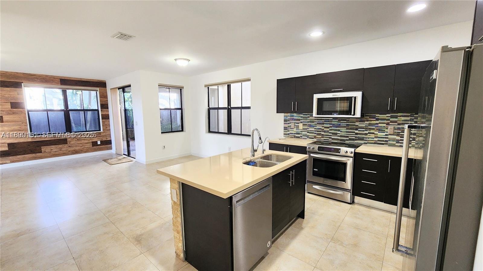 10375 NW 70th Lane, Doral, FL 33178 photo 4