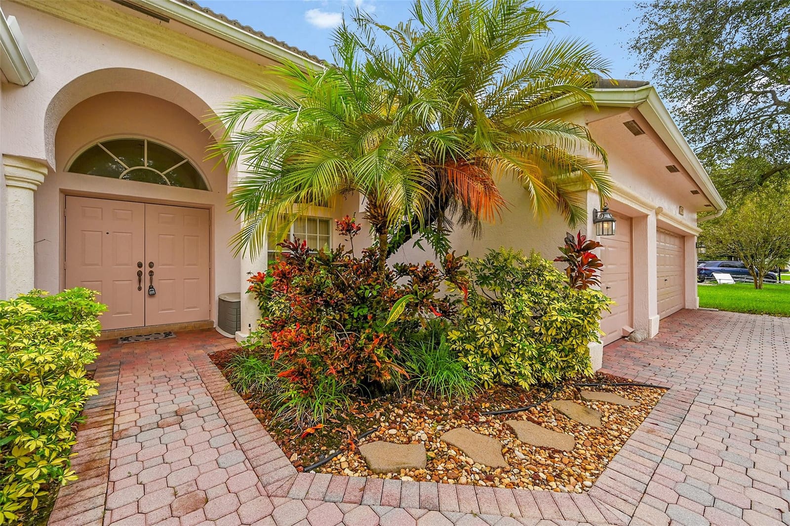 5045 NW 57th Way — photo 3