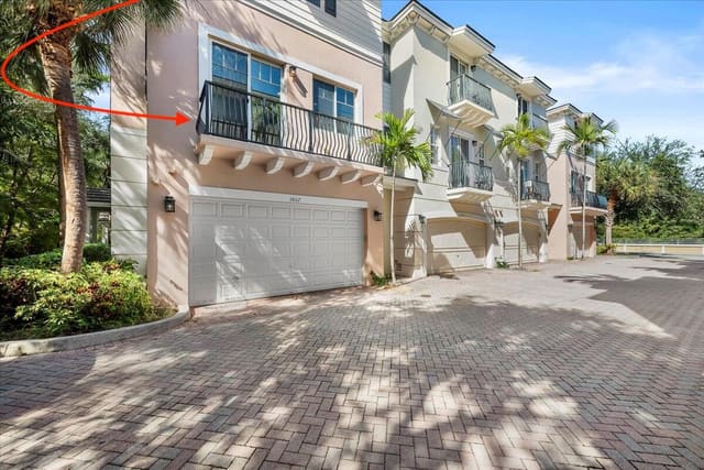 3807 NW 5th Terrace, sold in Vistazo At Boca Raton, Boca Raton, FL