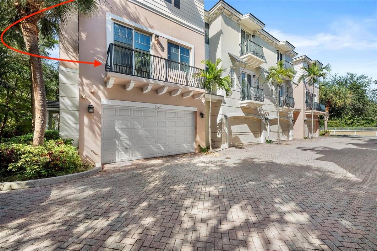 3807 NW 5th Terrace, Boca Raton, FL 33431