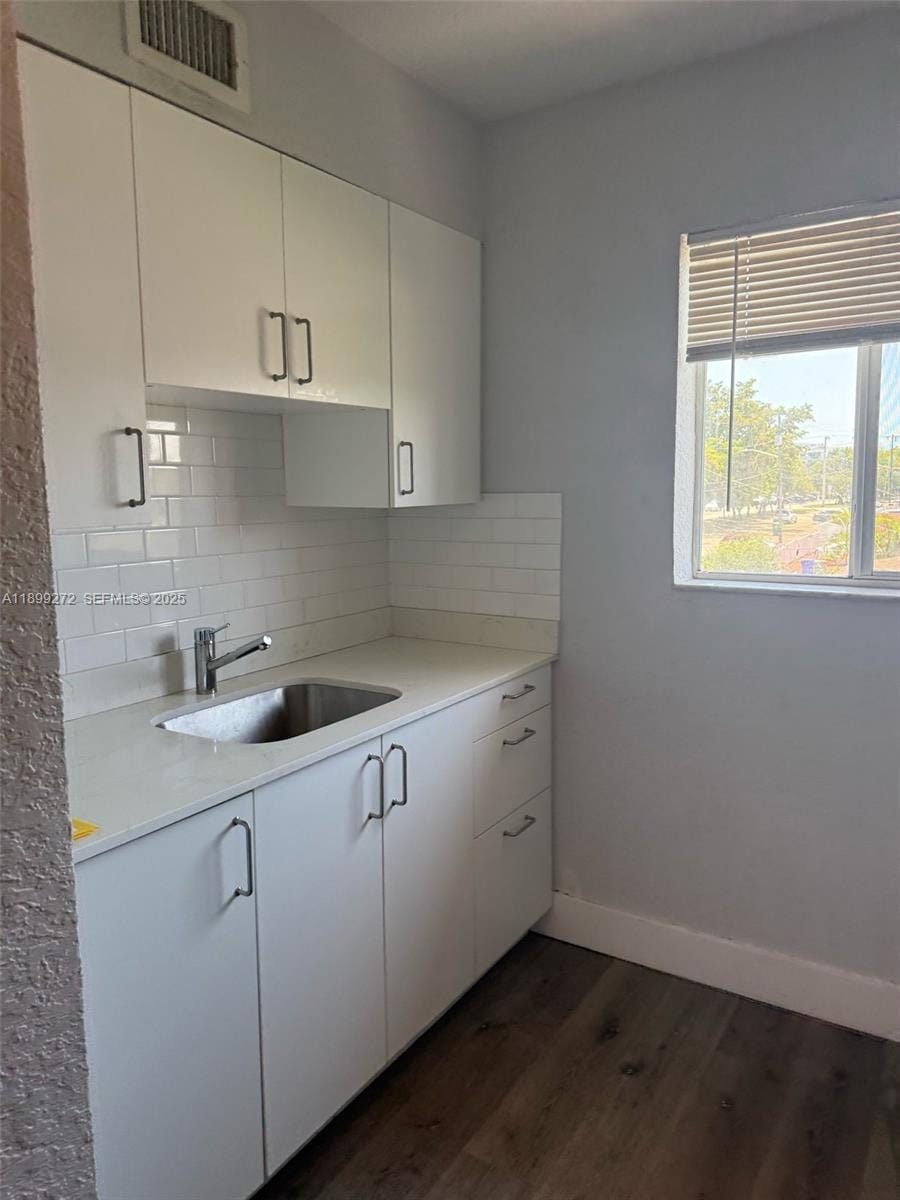 2330 NW 11th Street 46 — photo 4