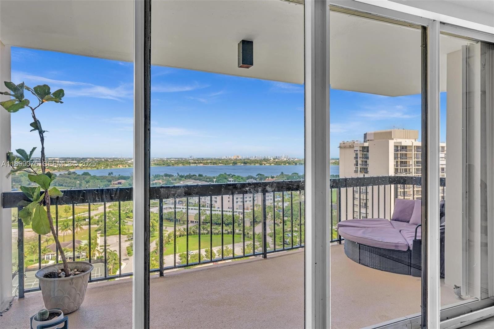 2425 Presidential Way 2003, West Palm Beach, FL 33401 photo 2