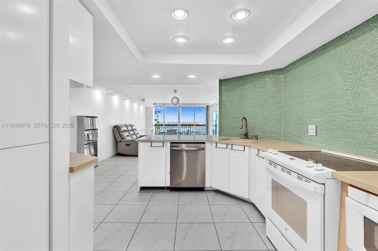 2425 Presidential Way 2003, West Palm Beach, FL 33401 photo 8