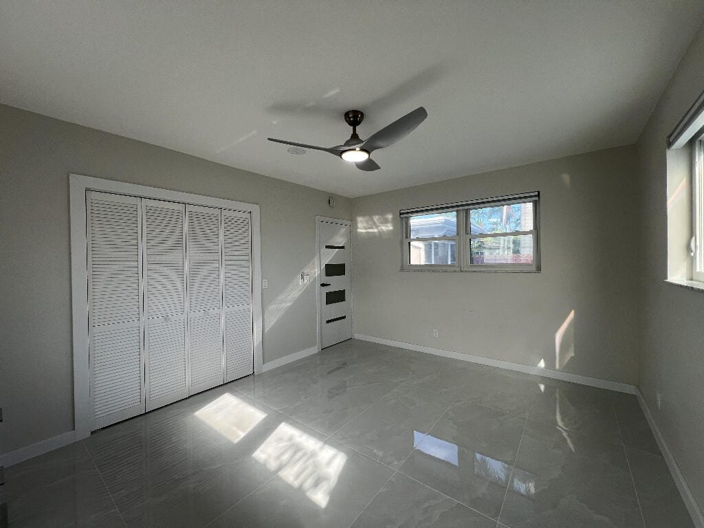 1042 Tyler Street — photo 11