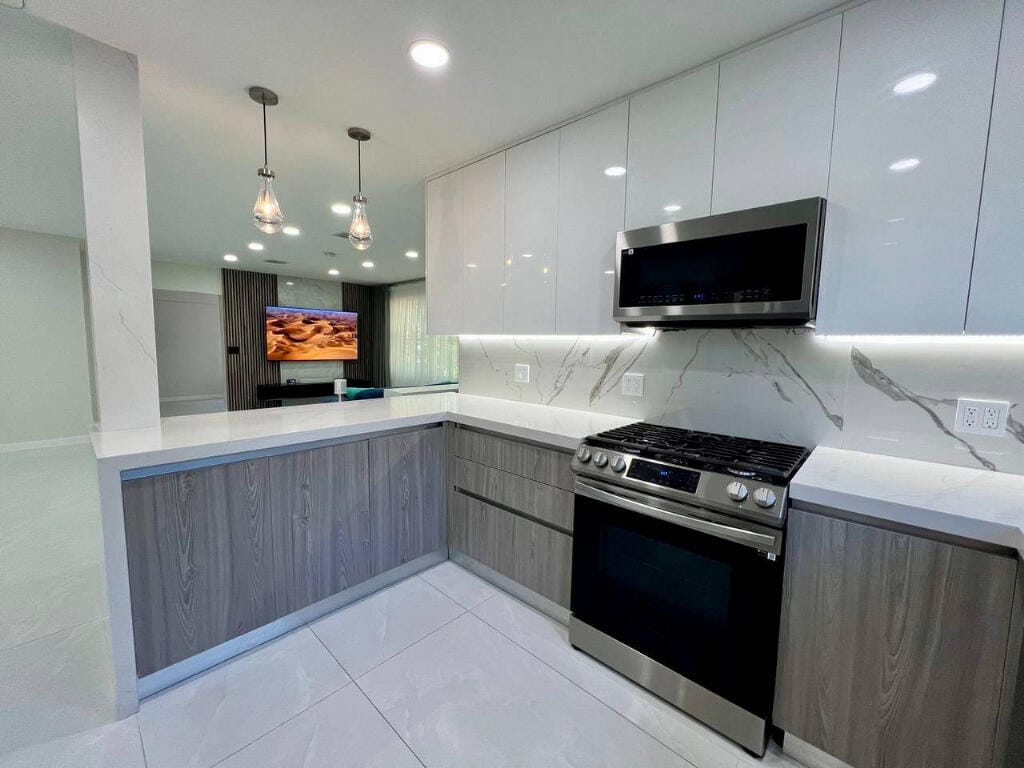 1042 Tyler Street, Hollywood, FL 33019 photo 15