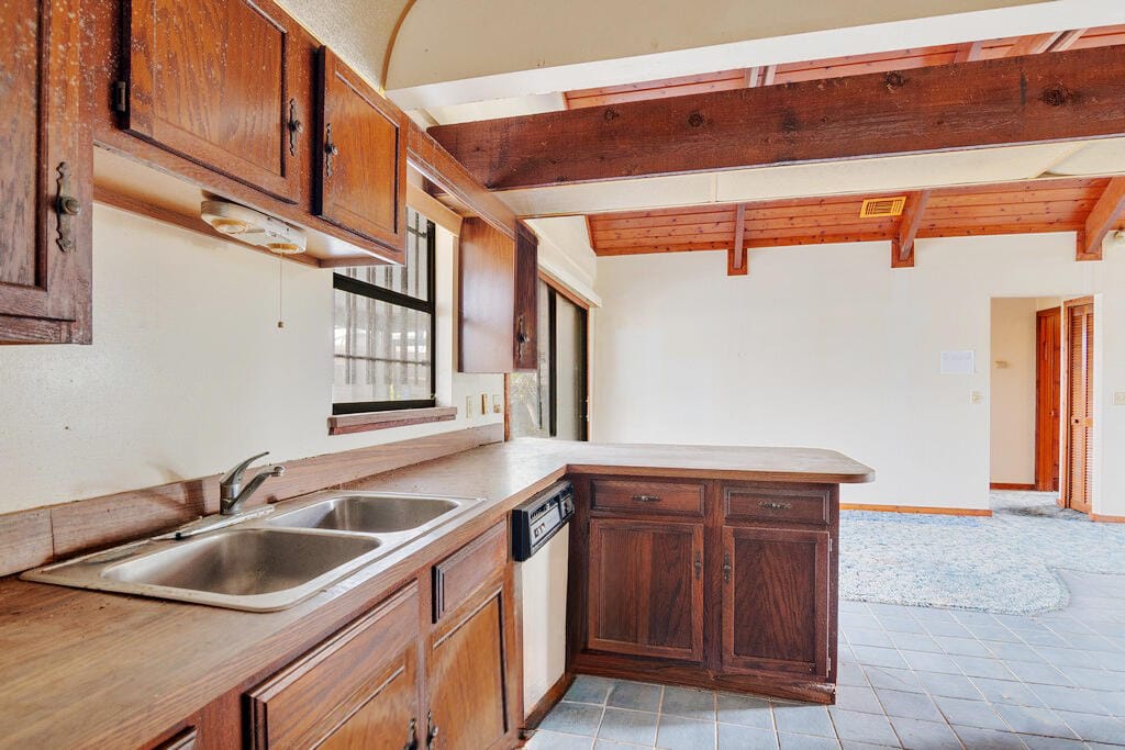 398 SW Ray Avenue — photo 3