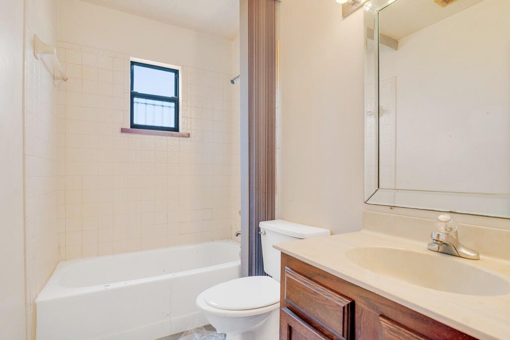 398 SW Ray Avenue — photo 6